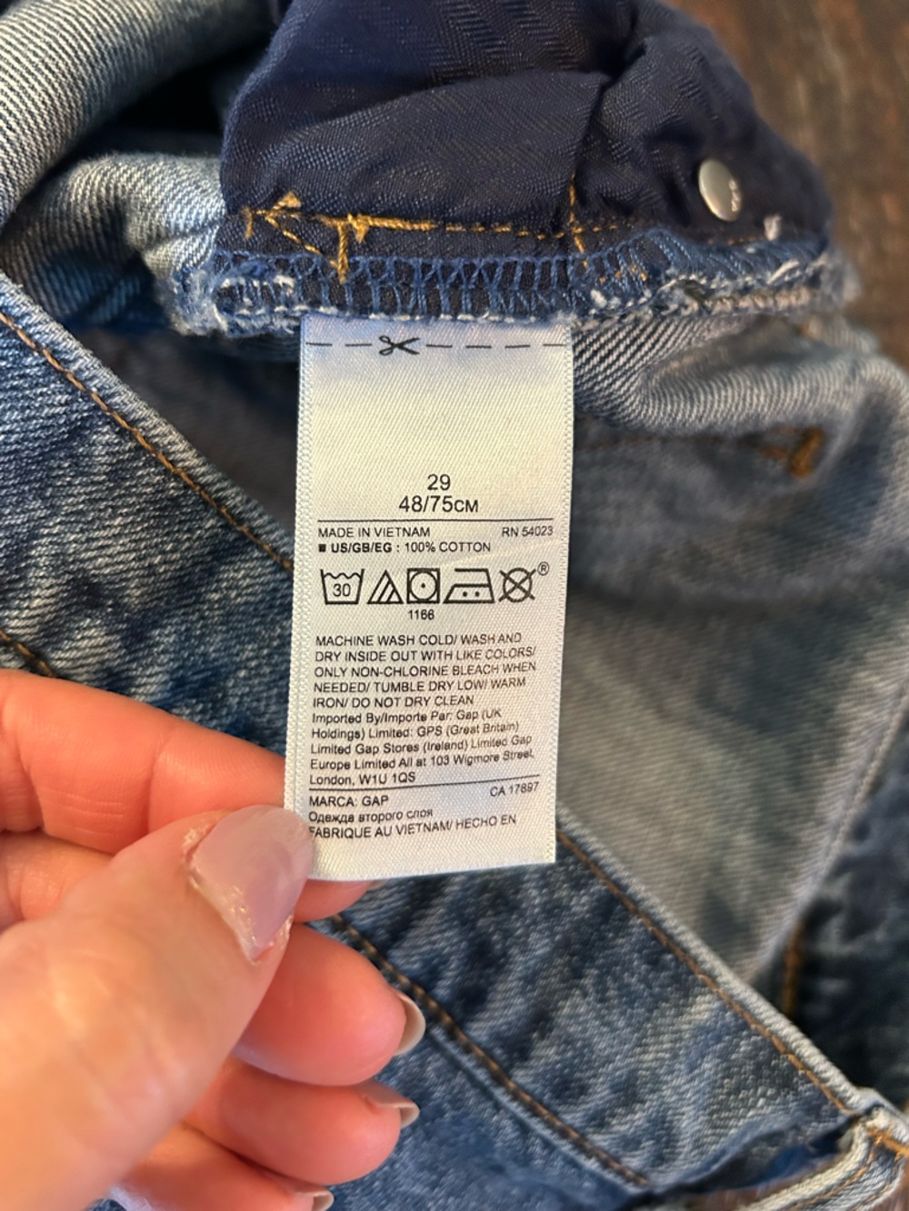 GAP Denim Jean Shorts Cut Offs - 7in - Picture 5 of 9
